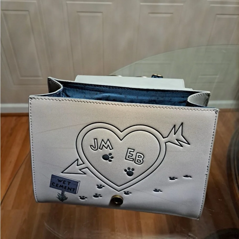 Brand New Loungefky Disney Lady And The Trump Heart Paw Prints Crosbody Purse. - Picture 4 of 8